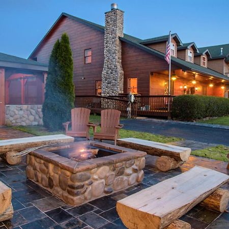 Berry Springs Lodge Sevierville Bagian luar foto