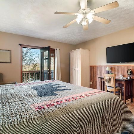 Berry Springs Lodge Sevierville Bagian luar foto