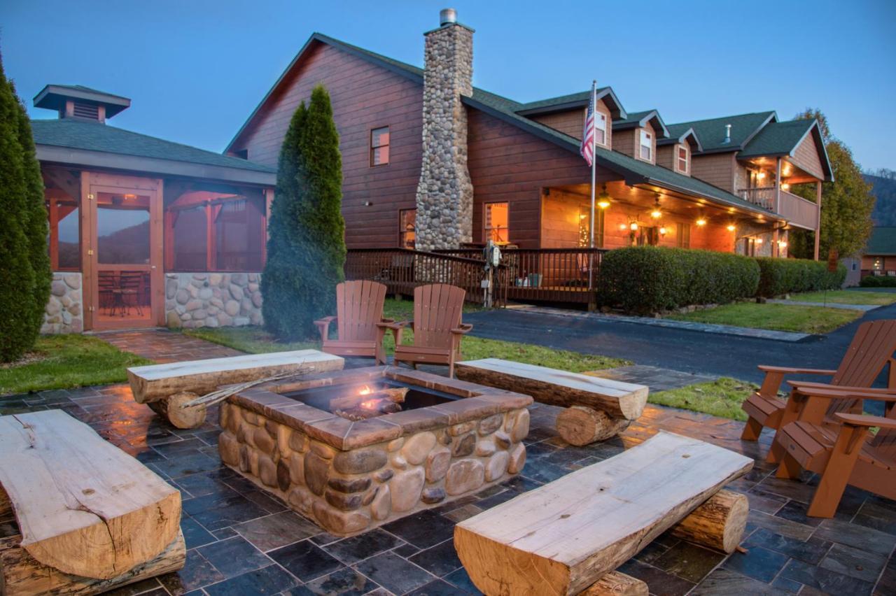 Berry Springs Lodge Sevierville Bagian luar foto