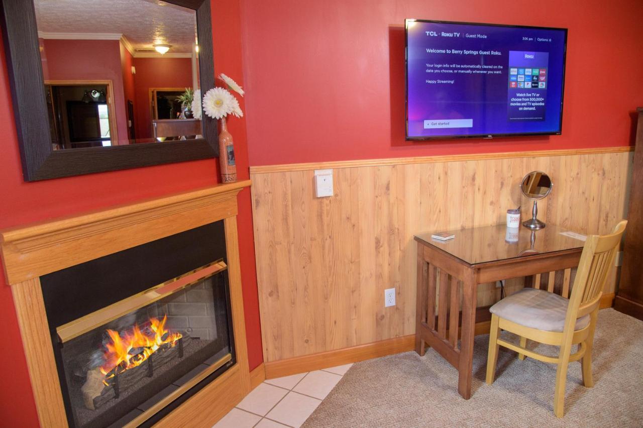 Berry Springs Lodge Sevierville Bagian luar foto
