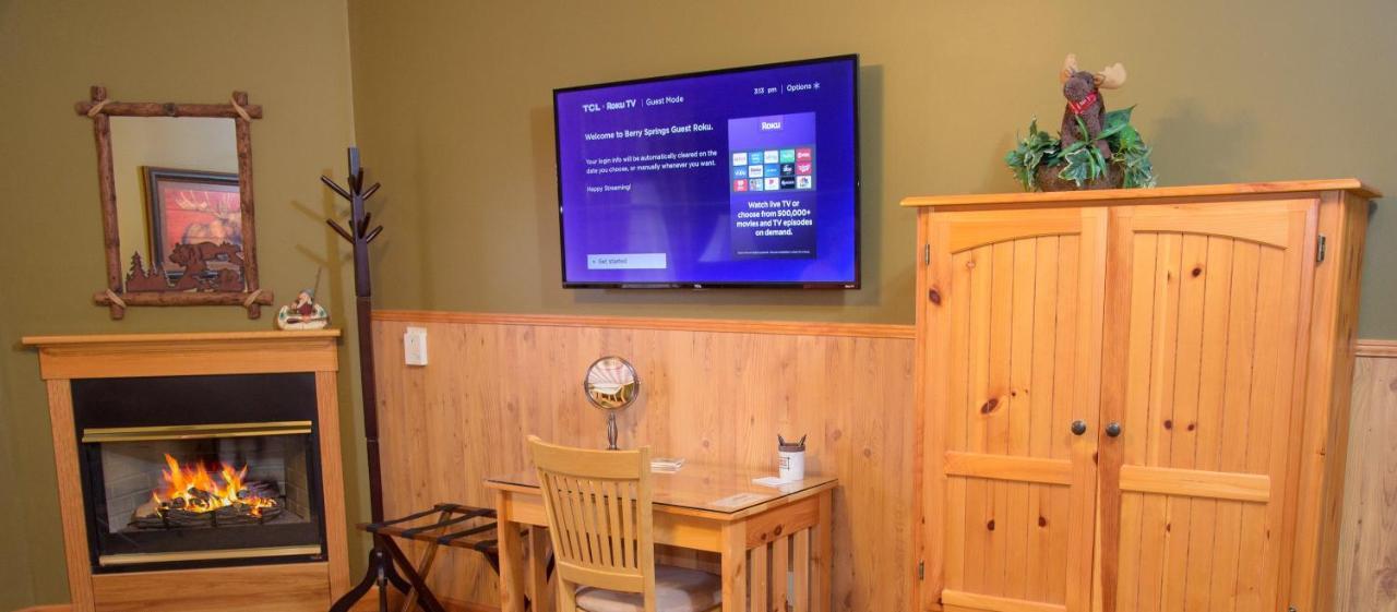 Berry Springs Lodge Sevierville Bagian luar foto