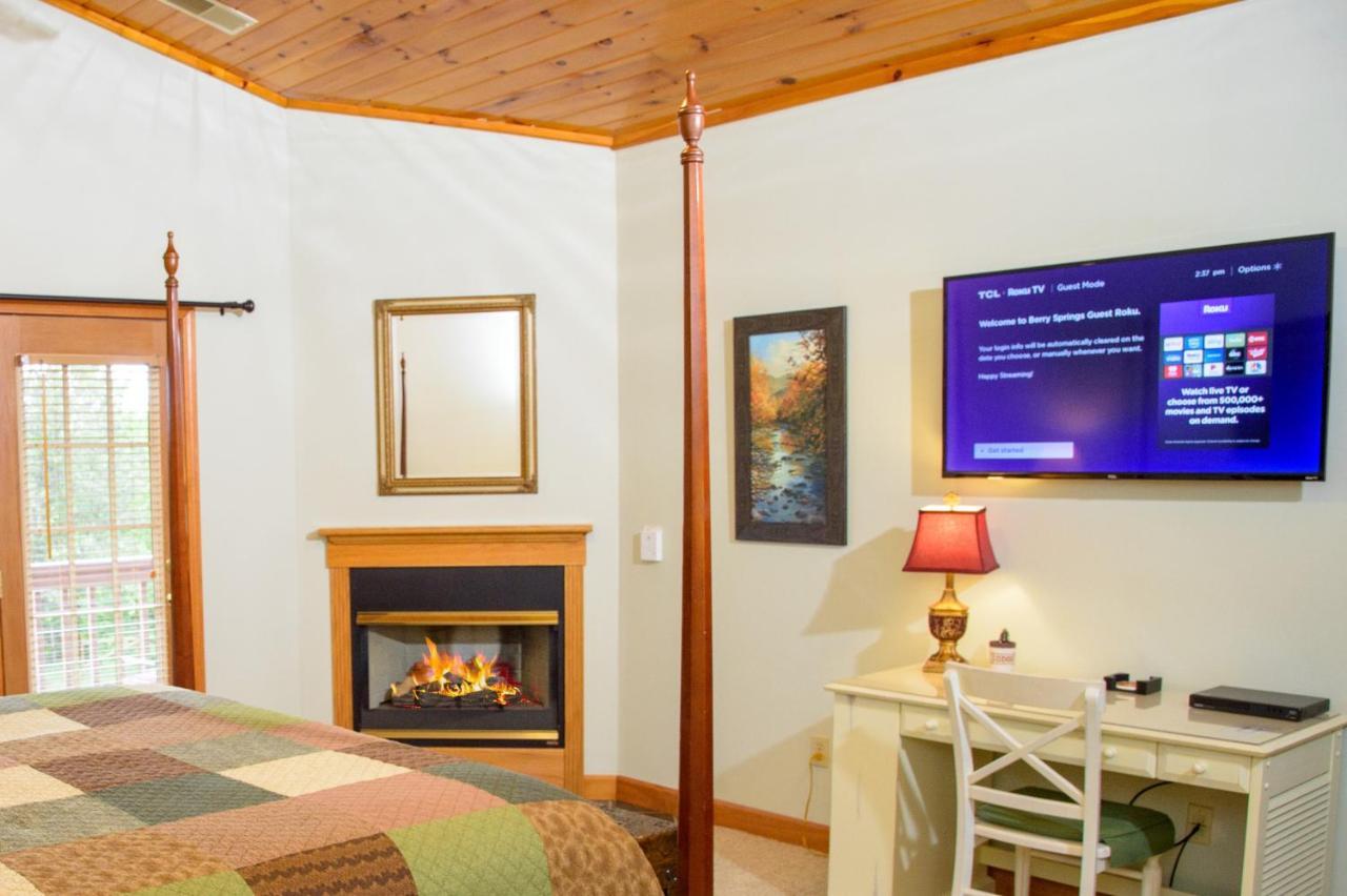 Berry Springs Lodge Sevierville Bagian luar foto