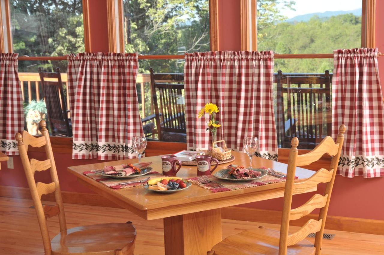 Berry Springs Lodge Sevierville Bagian luar foto