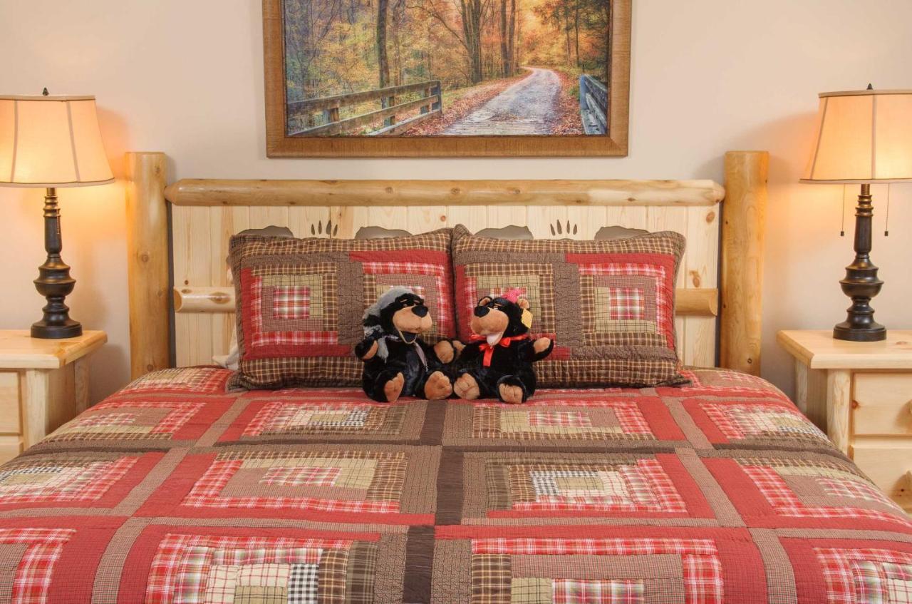Berry Springs Lodge Sevierville Bagian luar foto