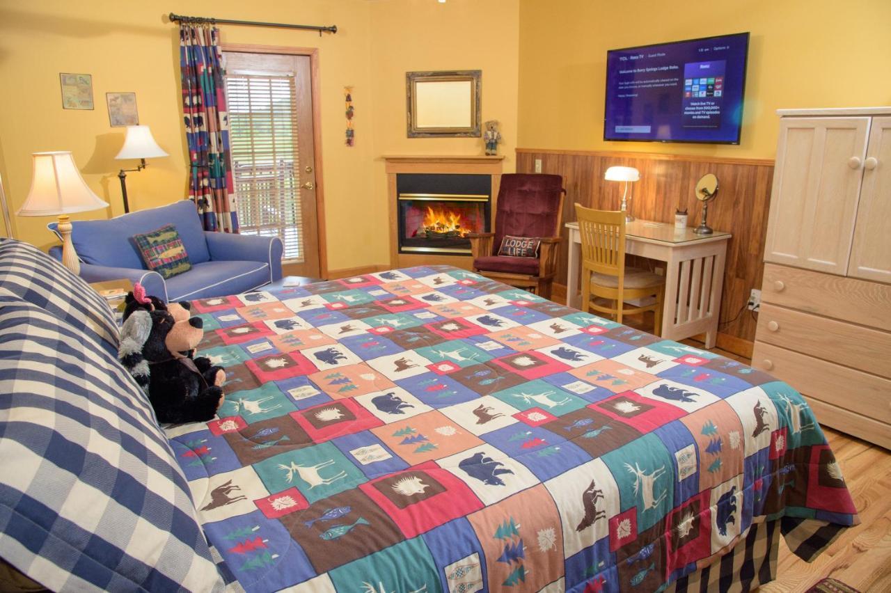 Berry Springs Lodge Sevierville Bagian luar foto