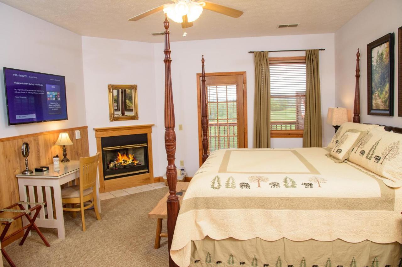 Berry Springs Lodge Sevierville Bagian luar foto
